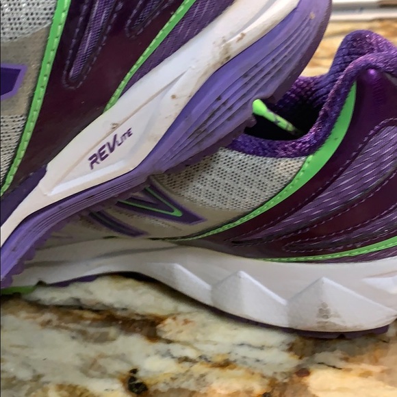 Women’s sneakers 8 1/2 - Picture 10 of 12